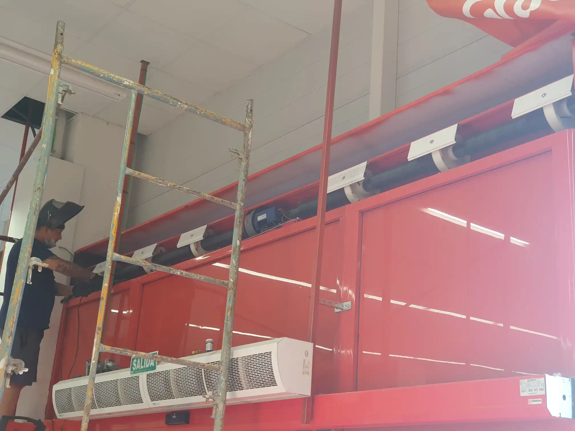Empresa de reparacion de persianas metalicas en Paterna Motorización de persianas de comercio en Paterna
